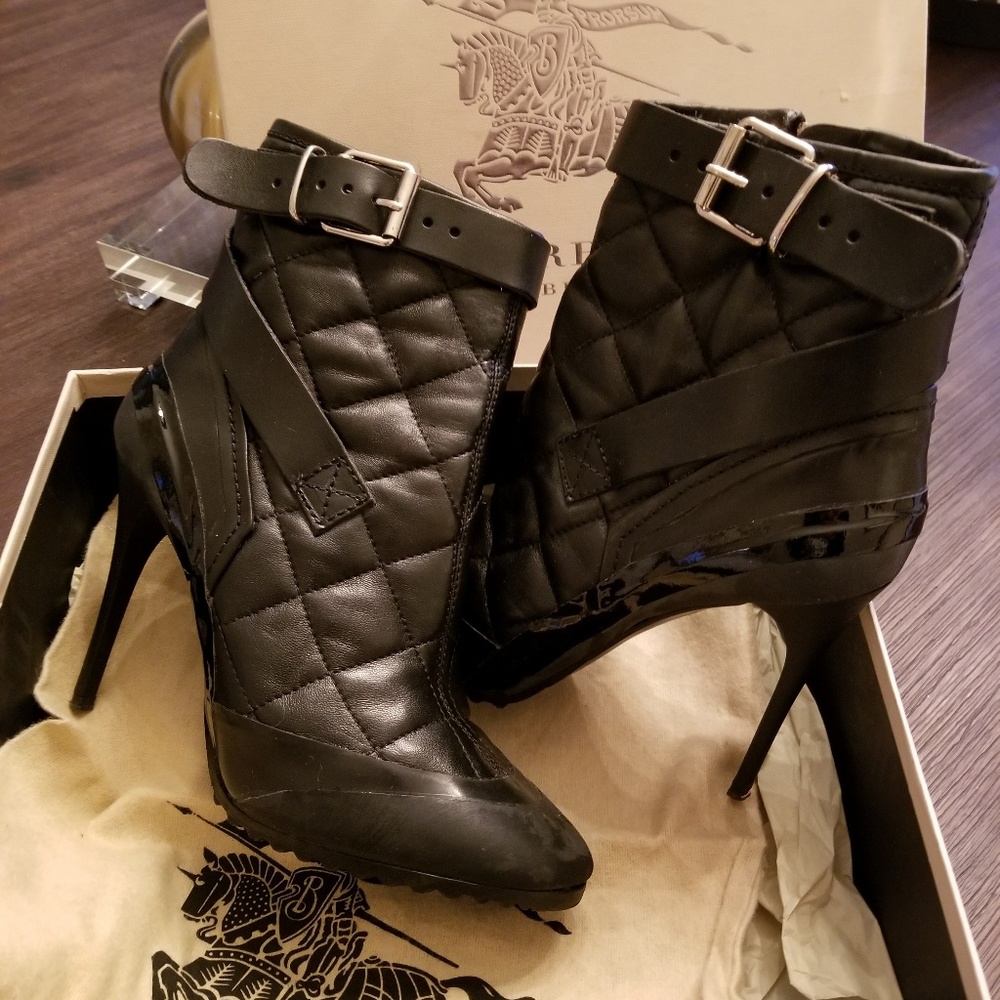 Burberry Quillted Leather Boots